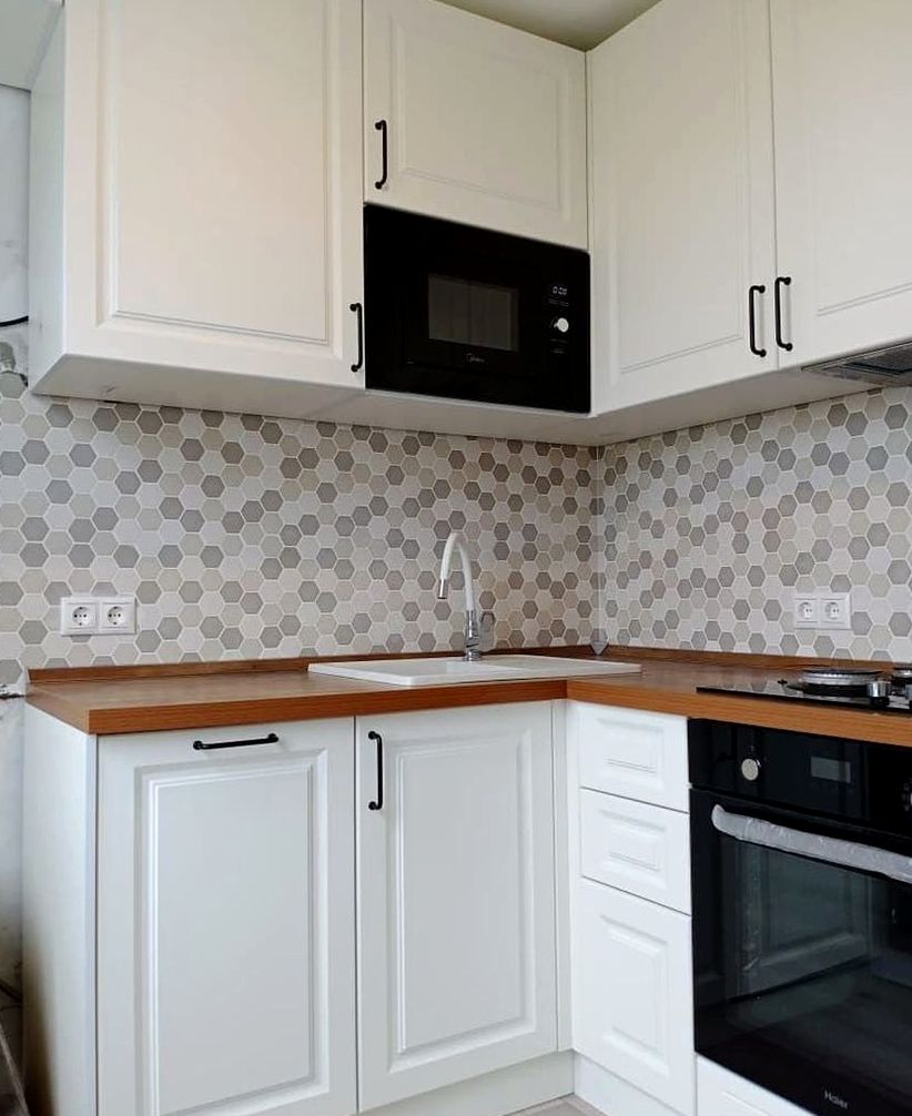 Кухня под заказ №0033 — минималистичная кухня без ручек