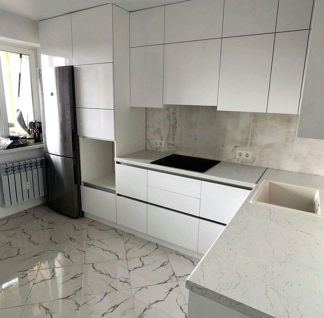 Кухня под заказ №0150 — светлая семейная кухня