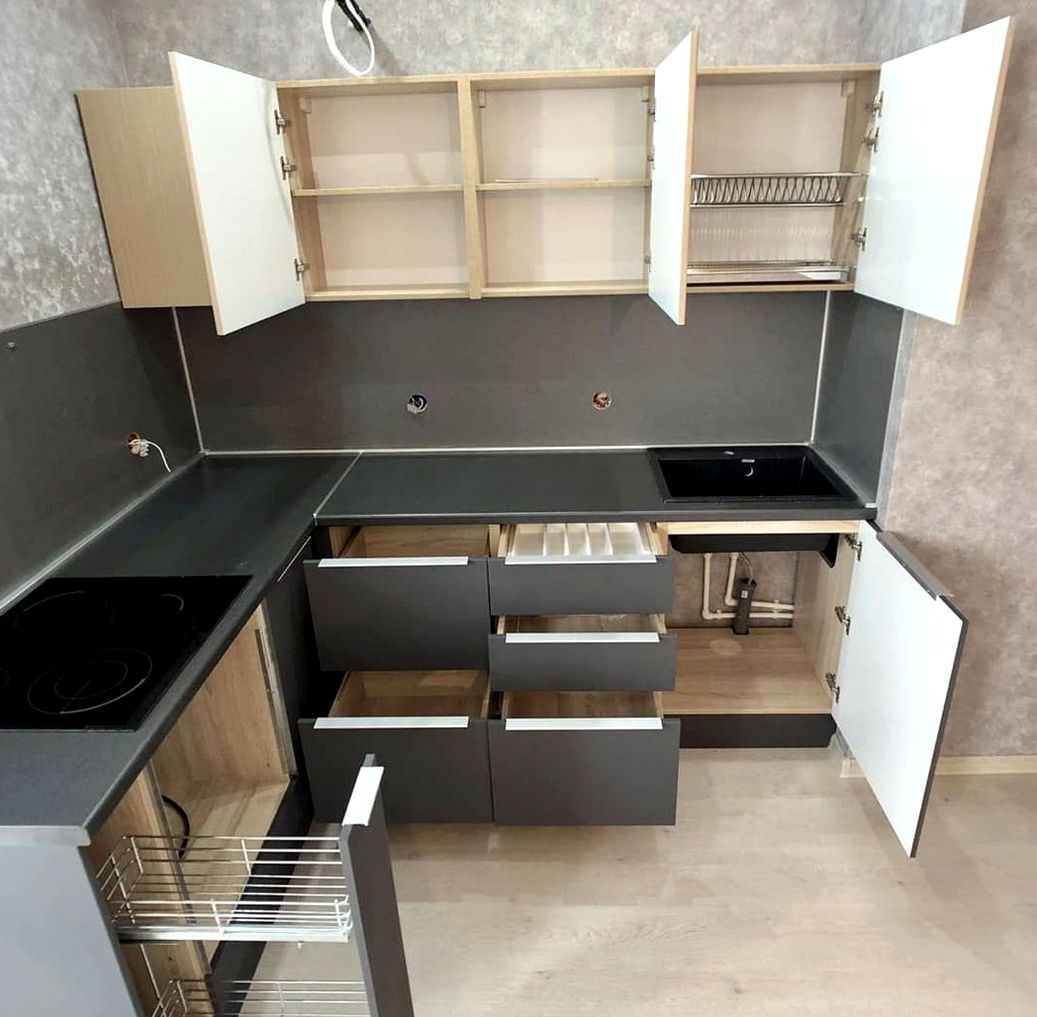 Кухня под заказ №0182 — угловая кухня в современном стиле