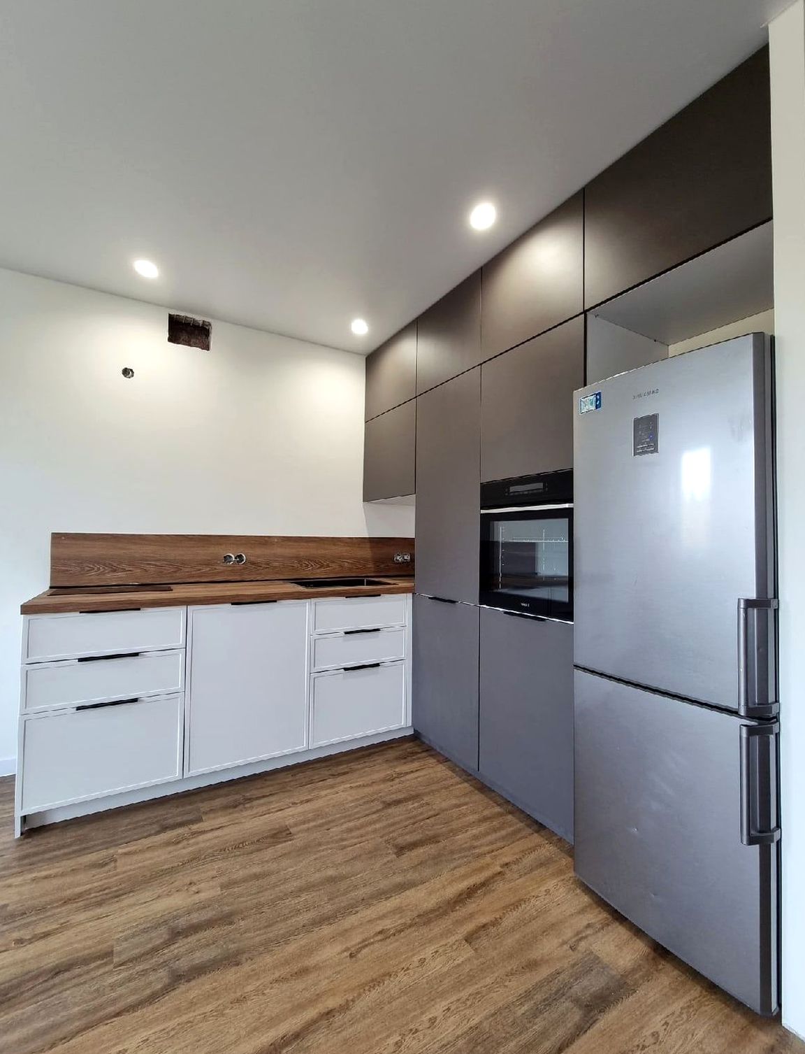 Кухня под заказ №0282 — светлая семейная кухня