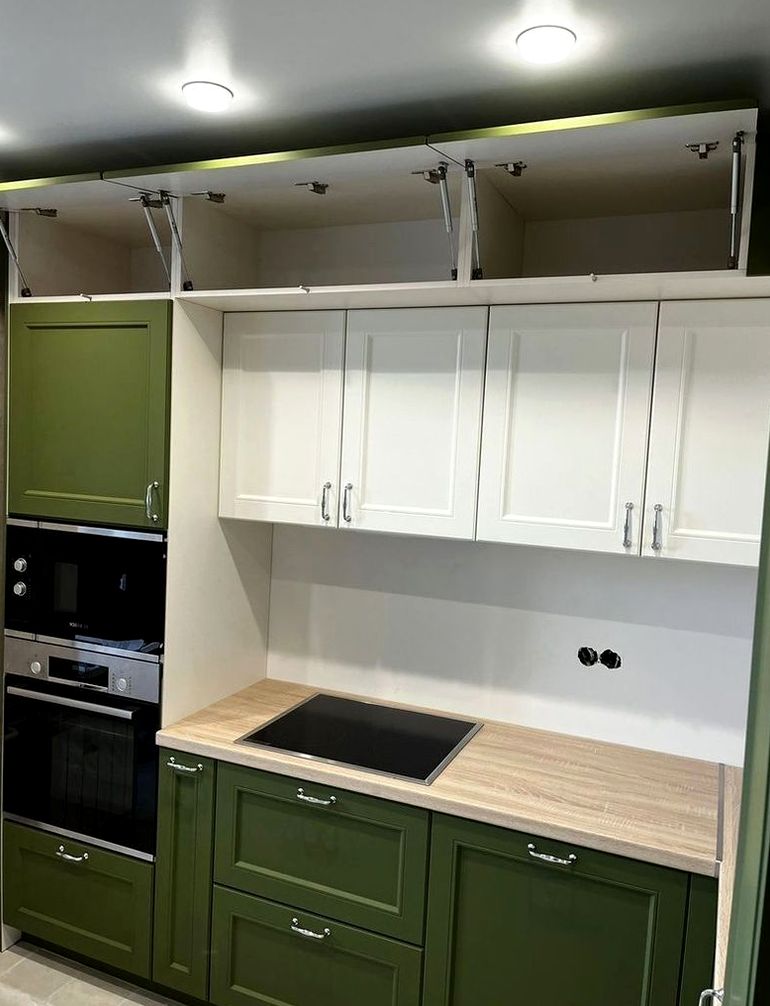 Кухня под заказ №0288 — светлая семейная кухня