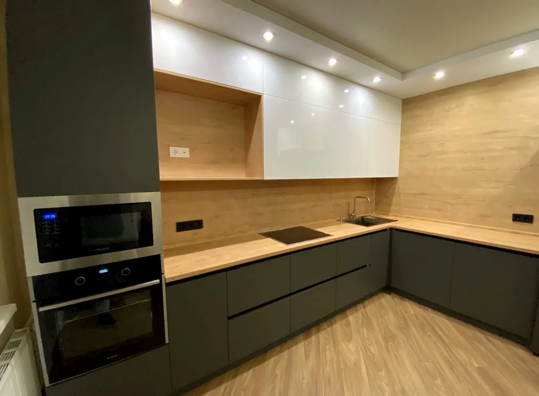 Кухня Rimini Oak №0327 — минималистичная кухня без ручек