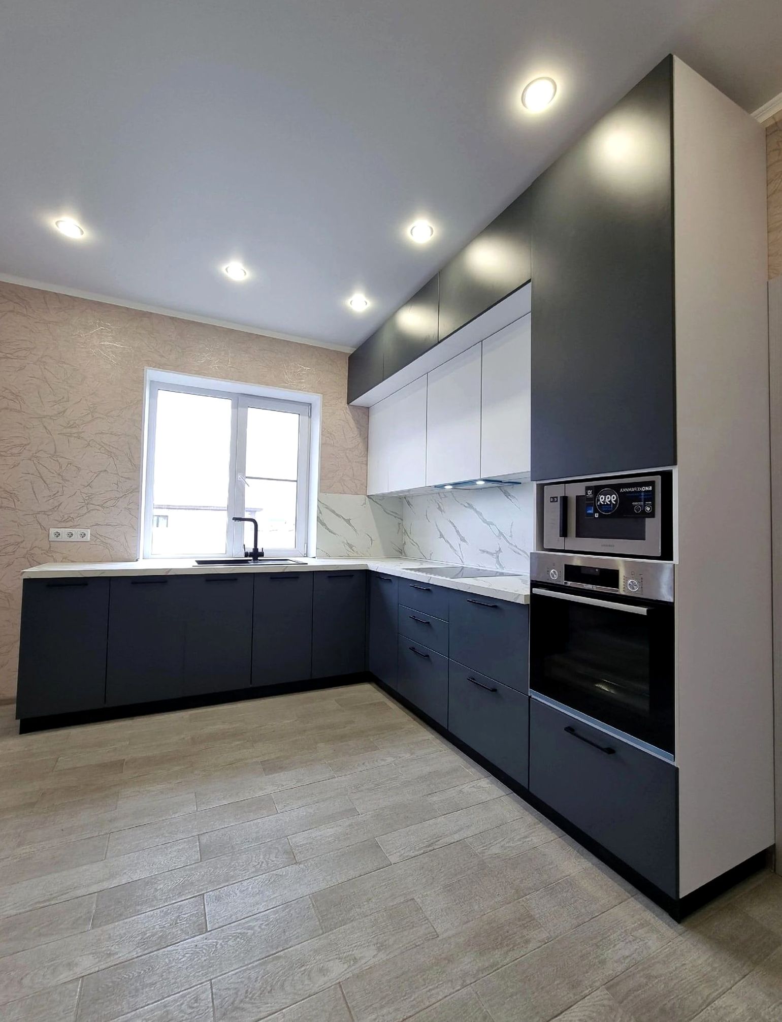 Кухня под заказ №0344 — угловая кухня в современном стиле