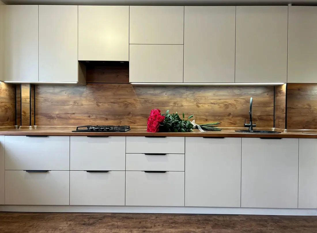 Кухня Florence Home №0357 — минималистичная кухня без ручек