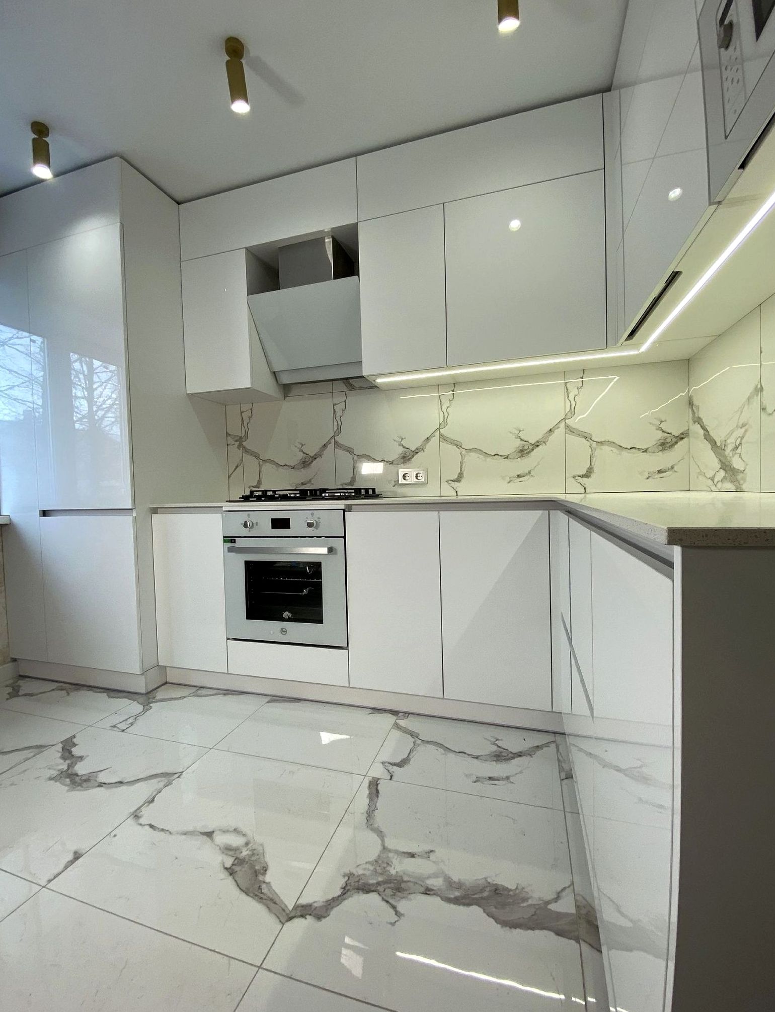 Кухня под заказ №0365 — неоклассическая кухня