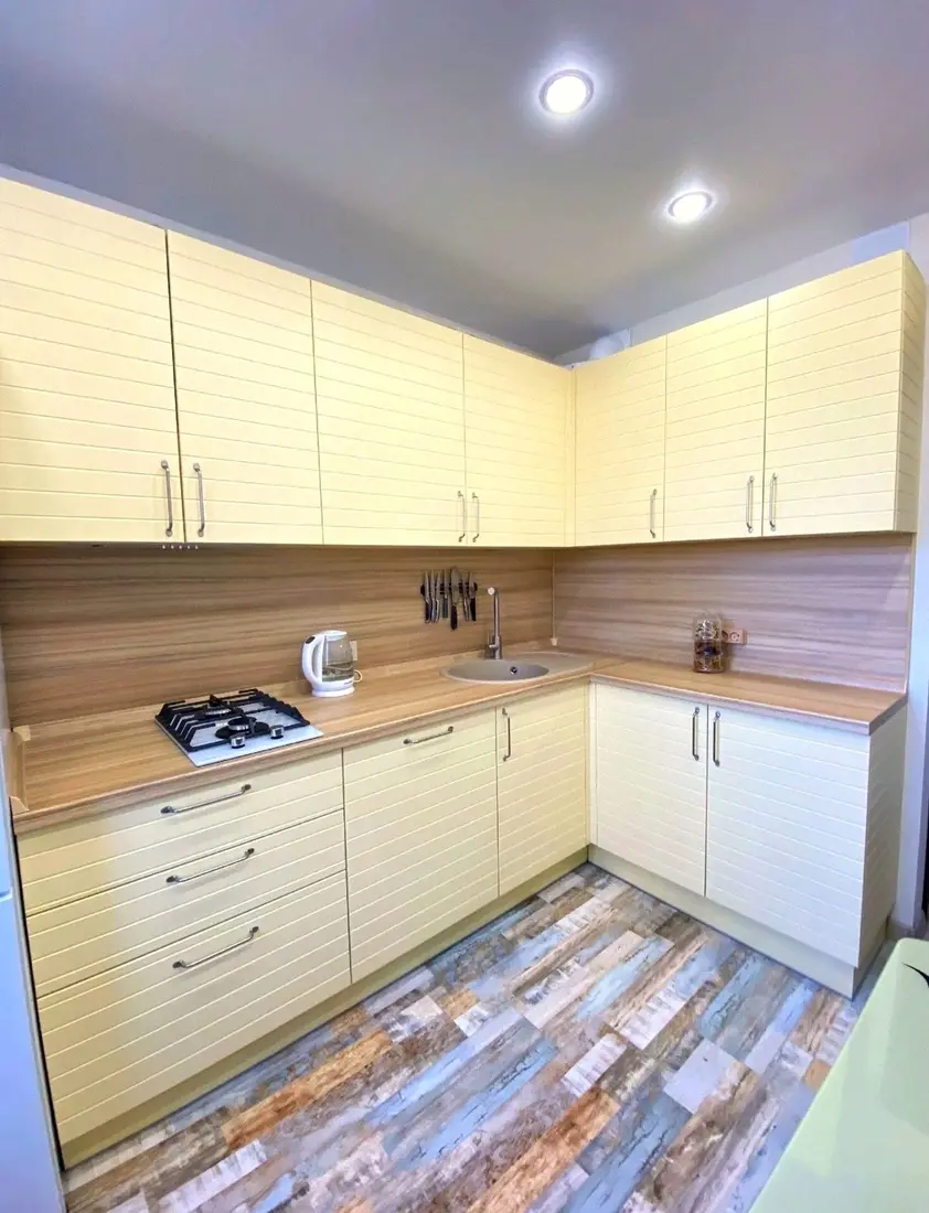 Кухня Siena Light №0369 — минималистичная кухня без ручек