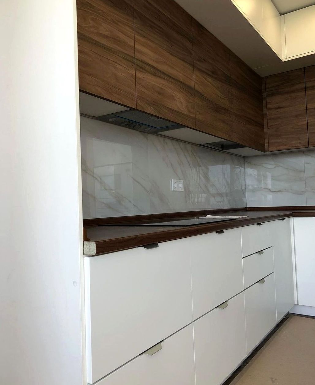 Кухня под заказ №0582 — светлая семейная кухня