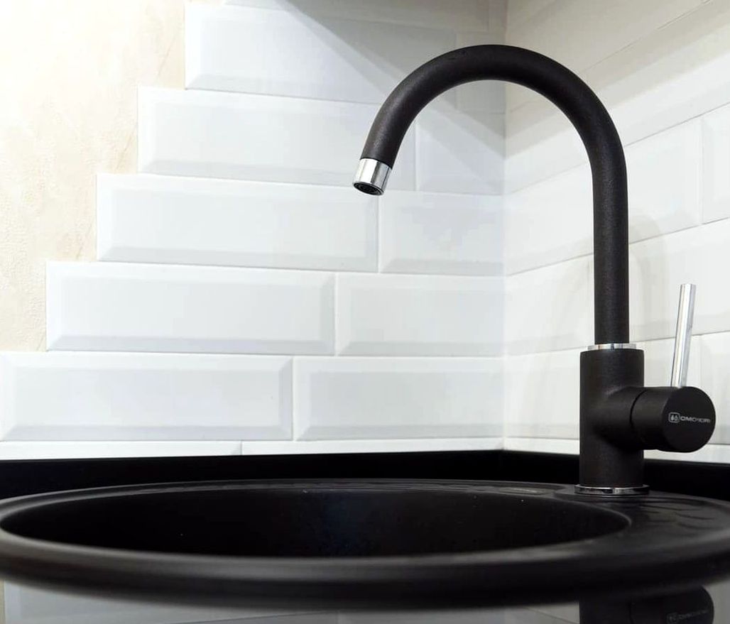 Кухня под заказ №0591 — минималистичная кухня без ручек