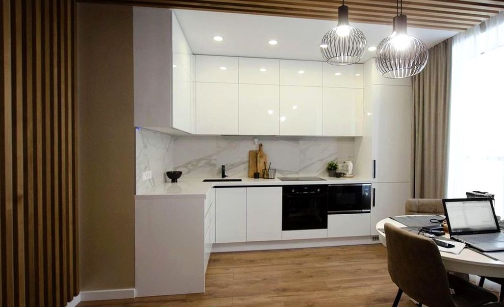 Кухня под заказ №0663 — минималистичная кухня без ручек