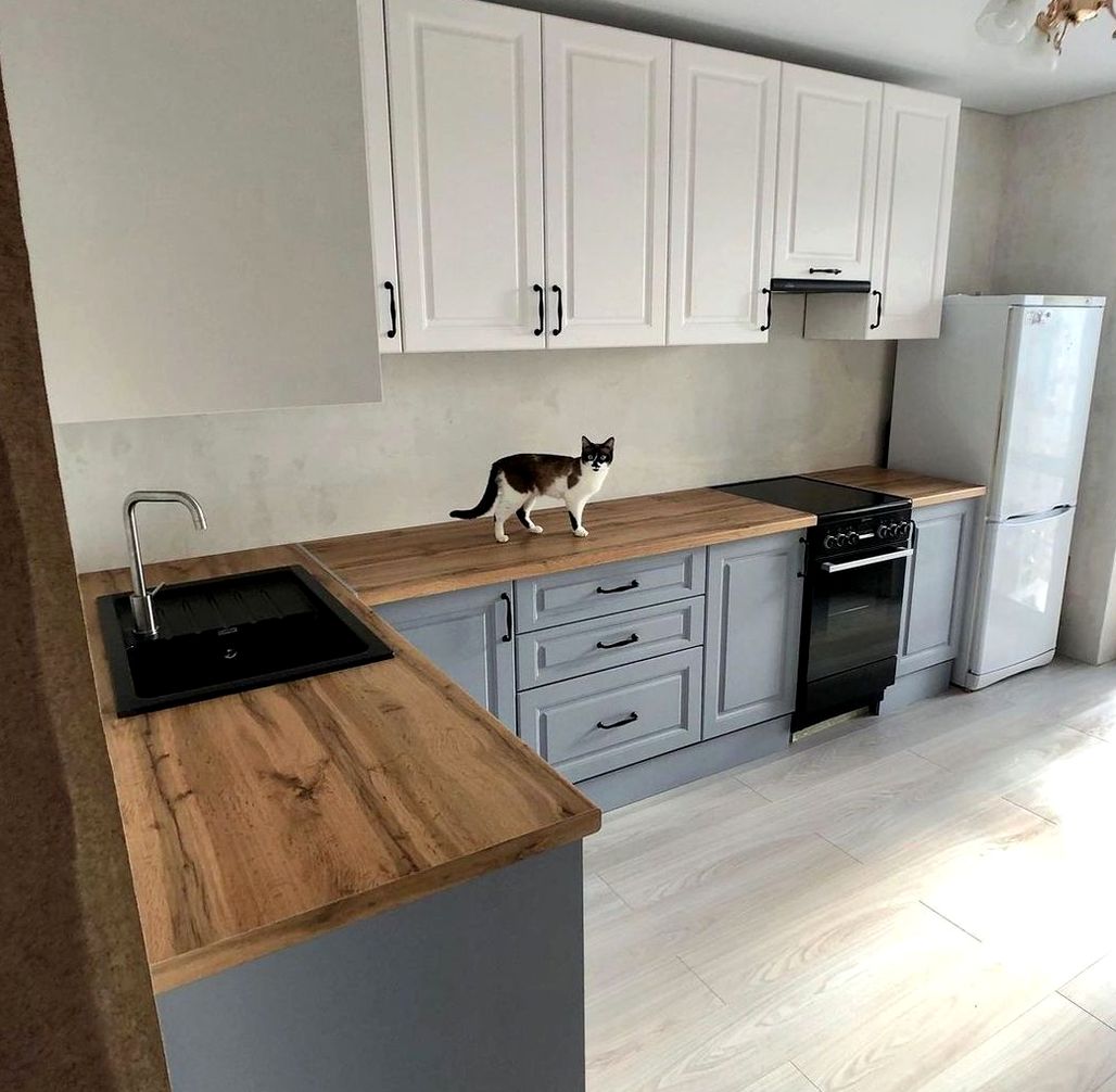 Кухня под заказ №0717 — минималистичная кухня без ручек