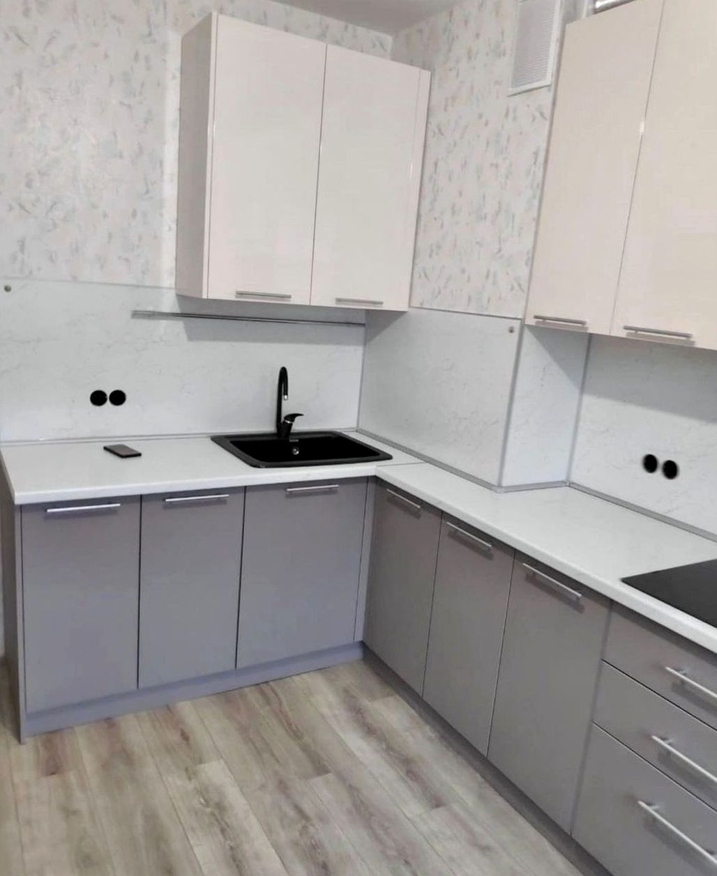 Кухня под заказ №0723 — минималистичная кухня без ручек