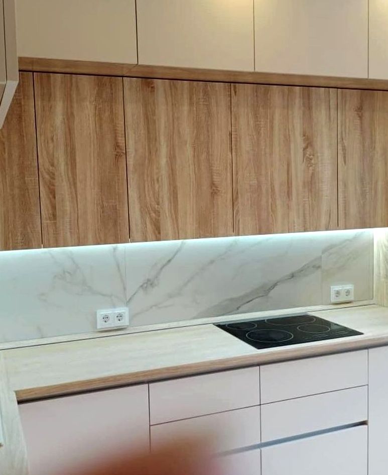 Кухня под заказ №0858 — светлая семейная кухня