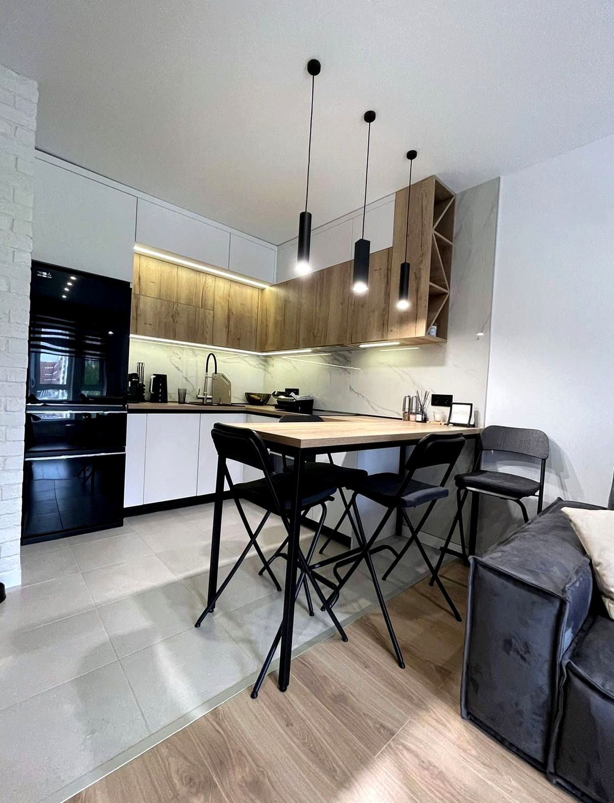 Кухня под заказ №0873 — минималистичная кухня без ручек