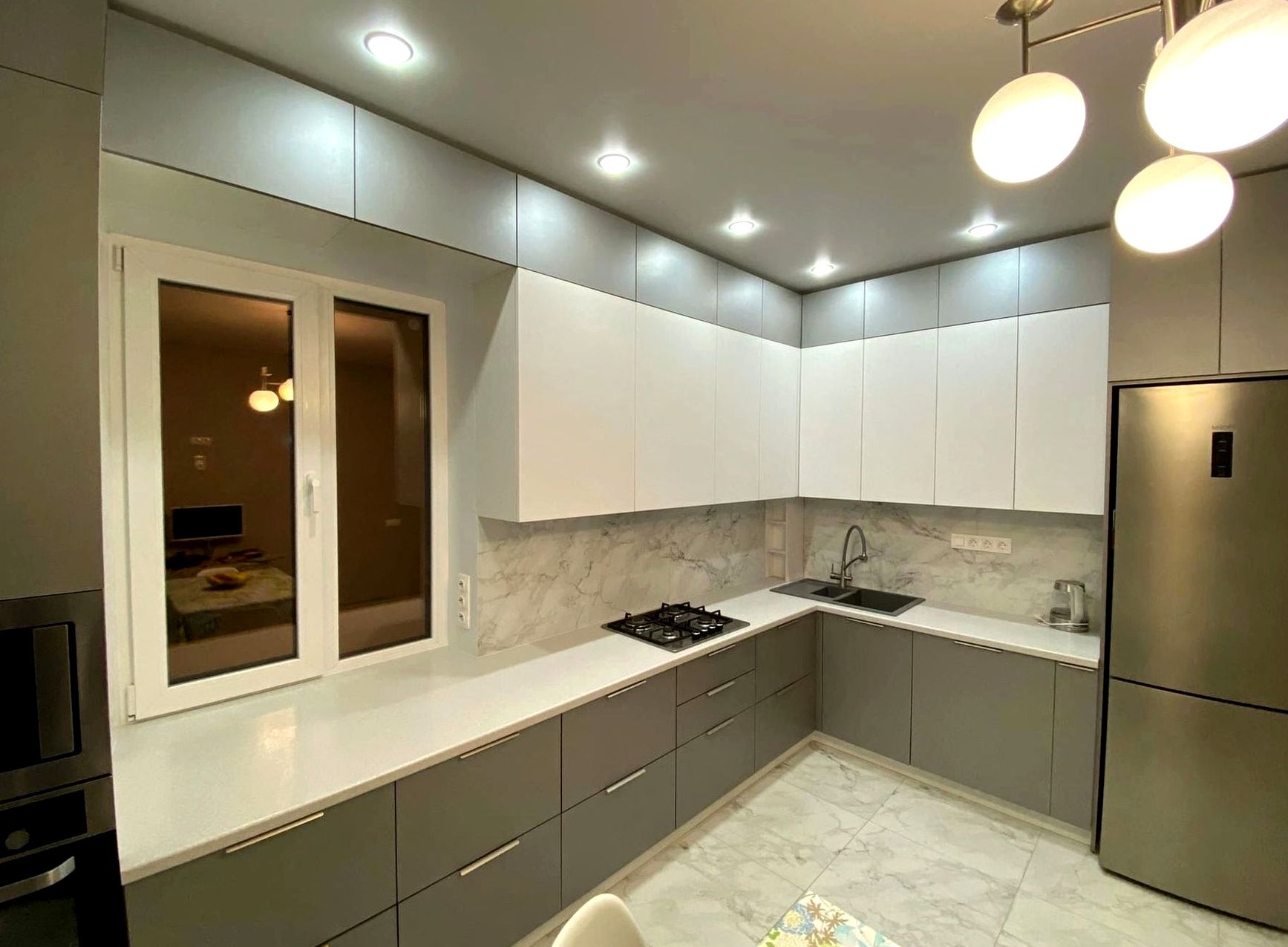 Кухня под заказ №0921 — минималистичная кухня без ручек