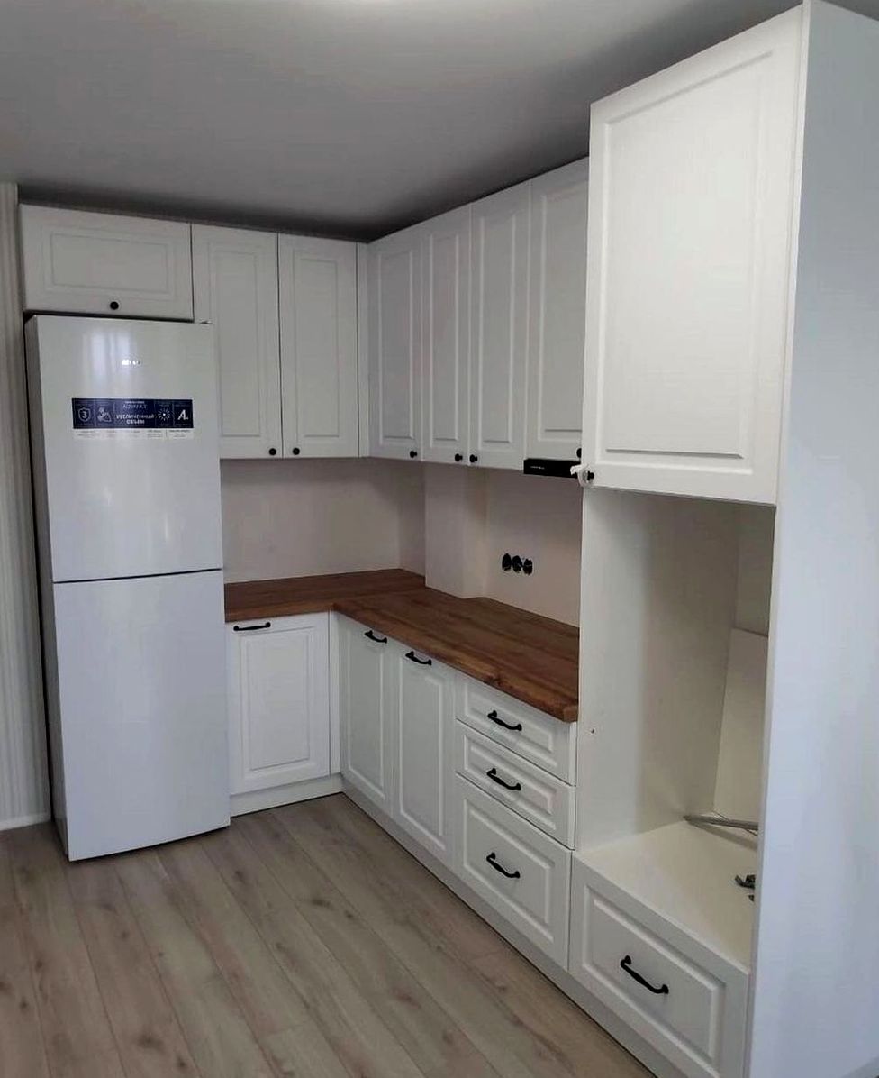 Кухня под заказ №0993 — минималистичная кухня без ручек