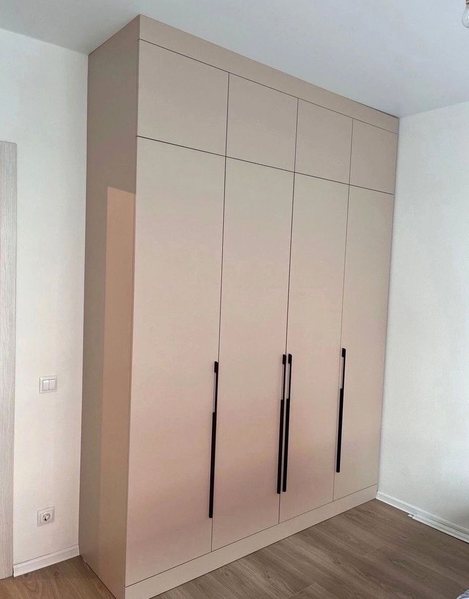 Шкаф под заказ №0055 — встроенный шкаф-купе