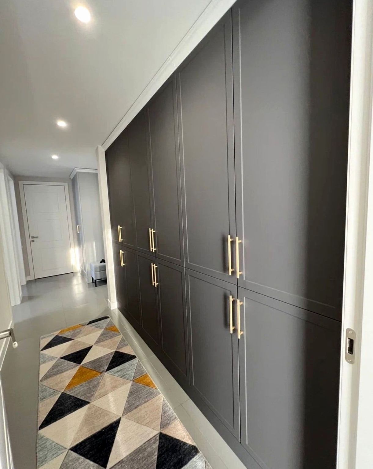 Шкаф под заказ №0091 — встроенный шкаф-купе