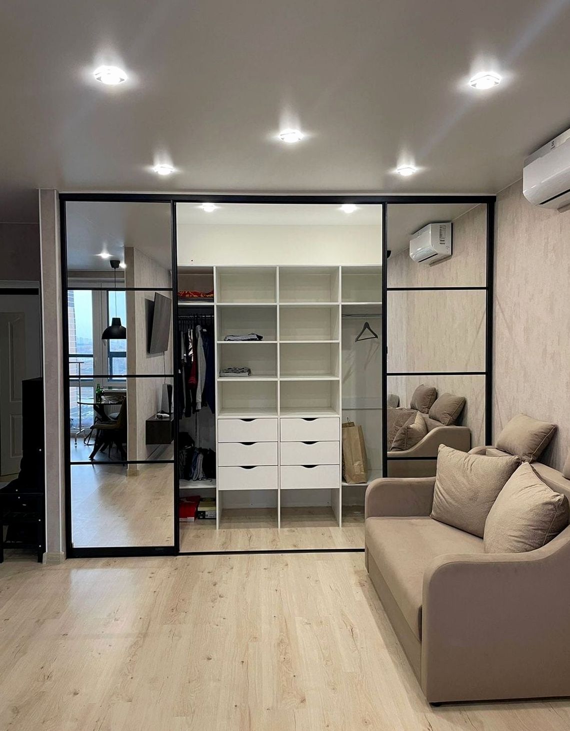 Шкаф под заказ №0113 — шкаф с зеркальными фасадами