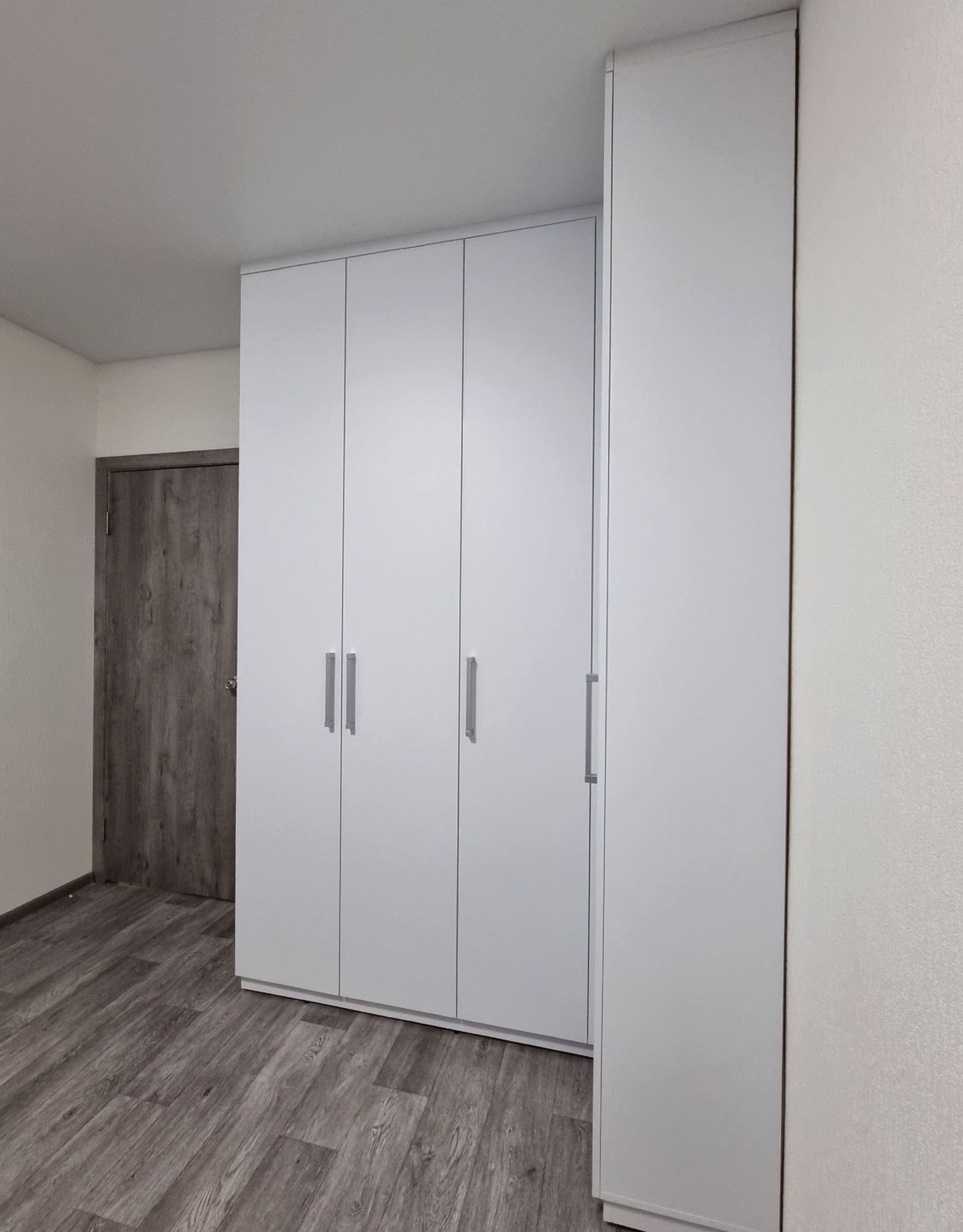 Шкаф под заказ №0139 — встроенный шкаф-купе