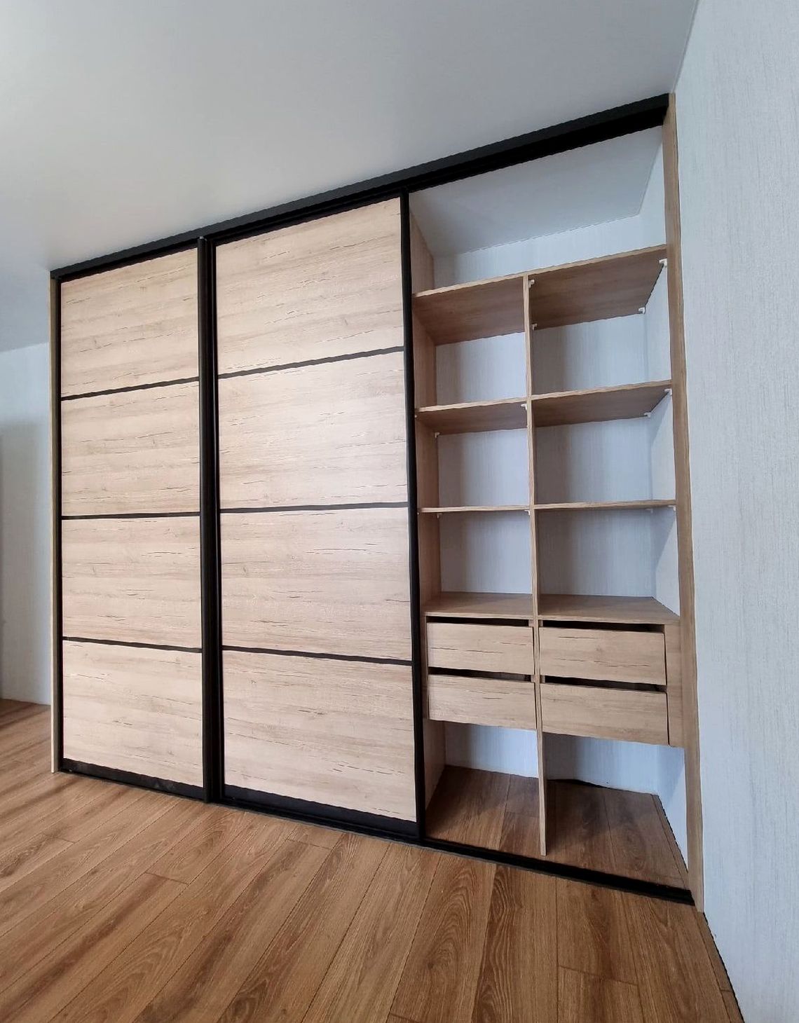 Шкаф под заказ №0161 — шкаф с зеркальными фасадами