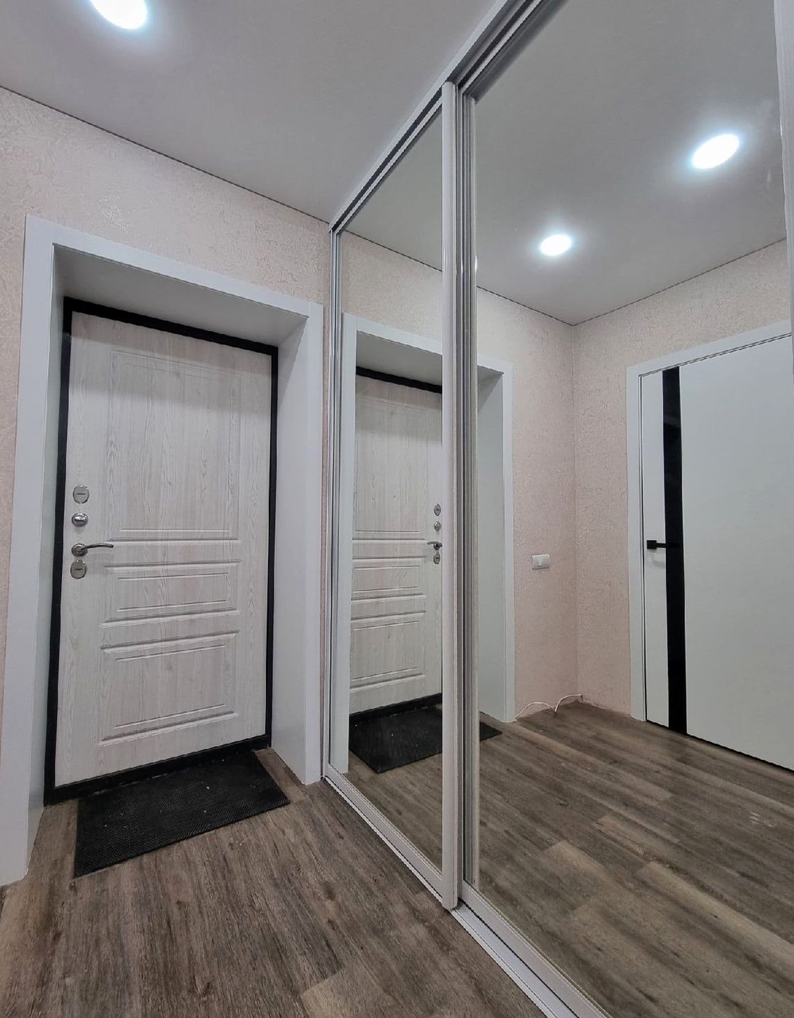 Шкаф под заказ №0217 — встроенный шкаф-купе