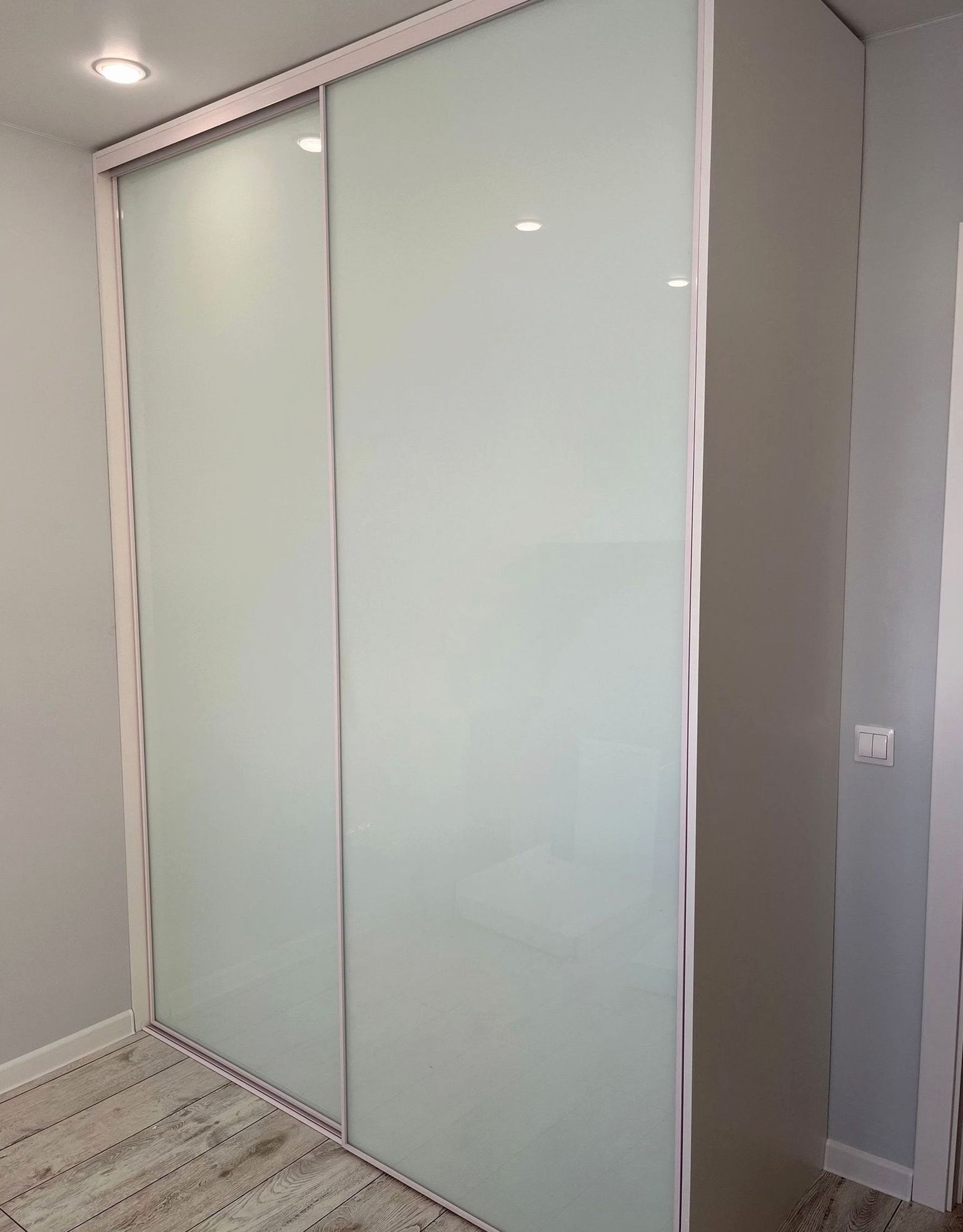 Шкаф под заказ №0251 — шкаф с зеркальными фасадами