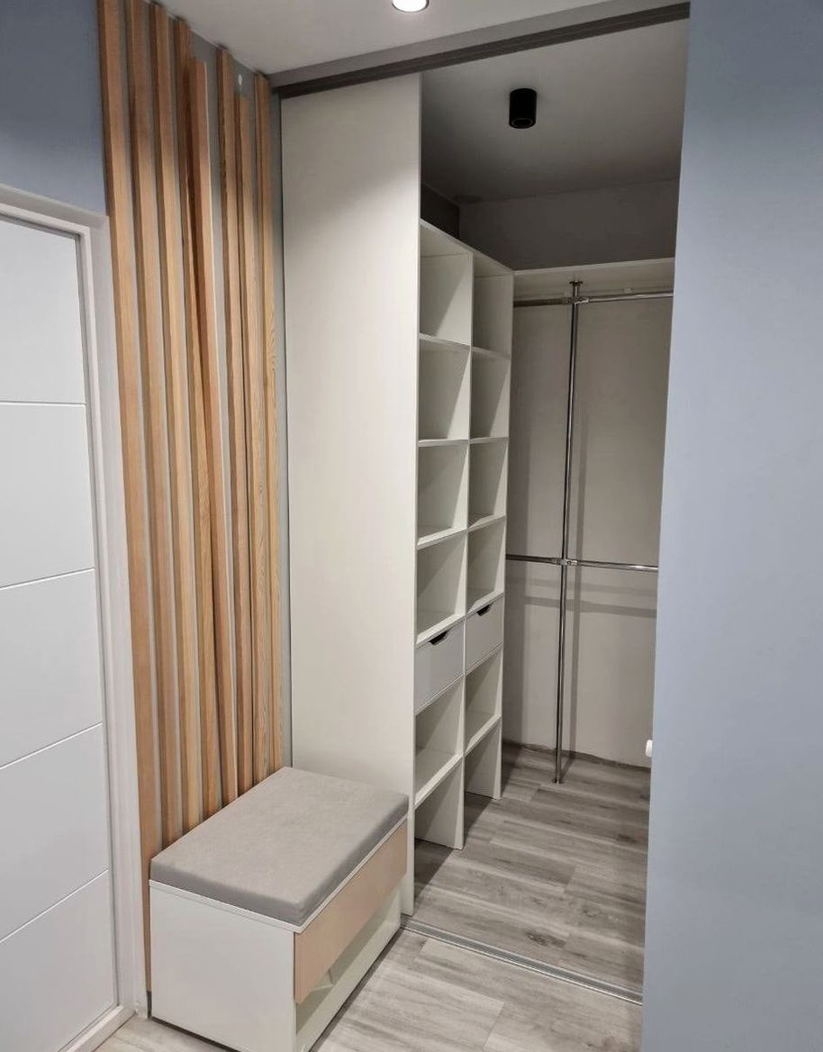 Шкаф под заказ №0302 — распашной шкаф в современном стиле