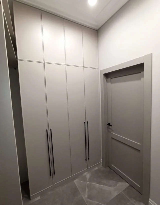 Шкаф с зеркальными фасадами Savona Built №0329