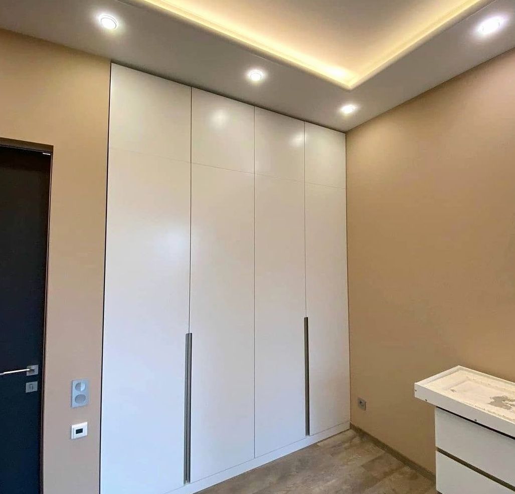 Шкаф под заказ №0368 — распашной шкаф в современном стиле