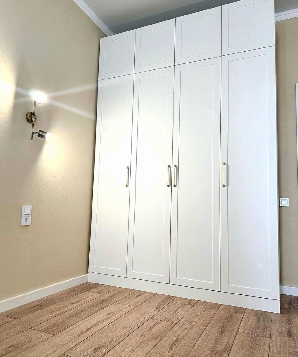 Шкаф под заказ №0370 — гардеробный шкаф до потолка