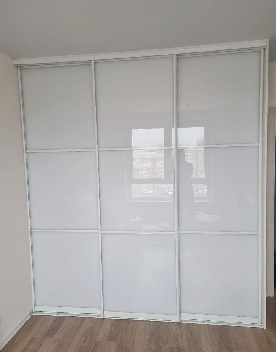 Шкаф под заказ №0382 — гардеробный шкаф до потолка