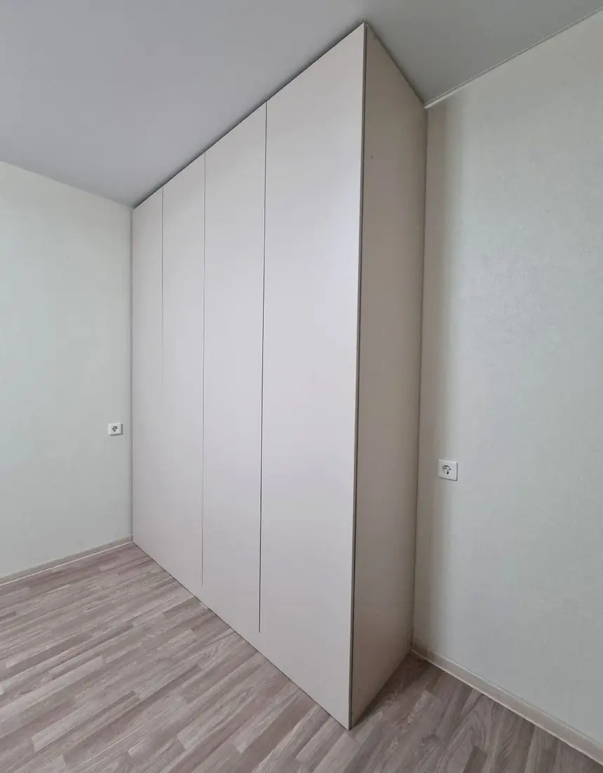 Шкаф Palermo Room №0398 — распашной шкаф в современном стиле