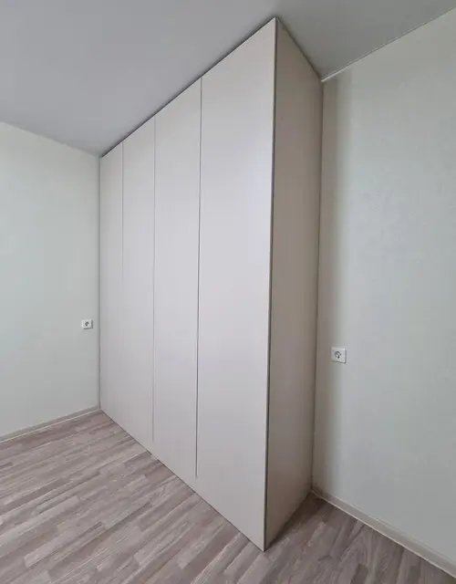Распашной шкаф в современном стиле Palermo Room №0398