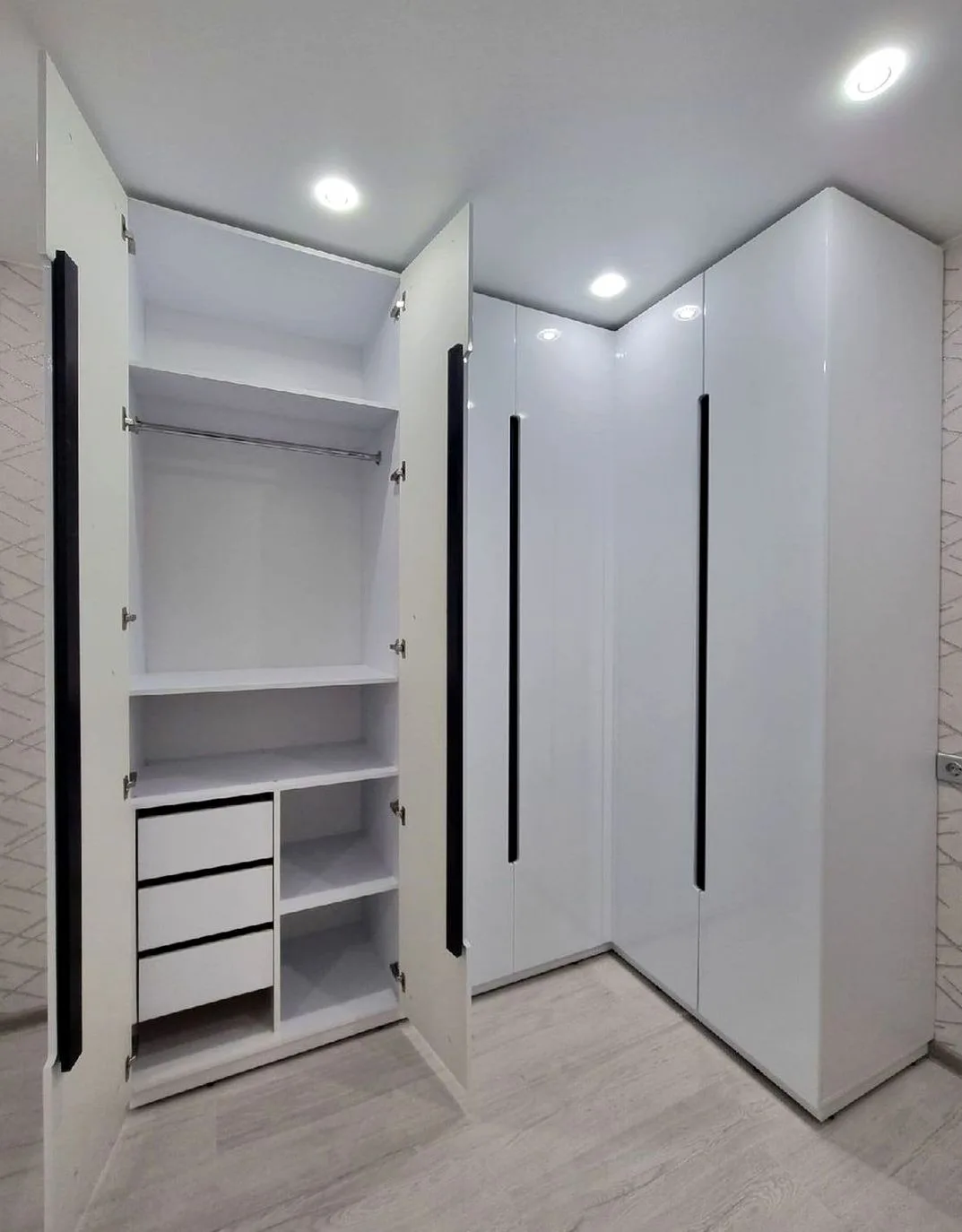 Шкаф Riva Closet №0438 — шкаф для спальни