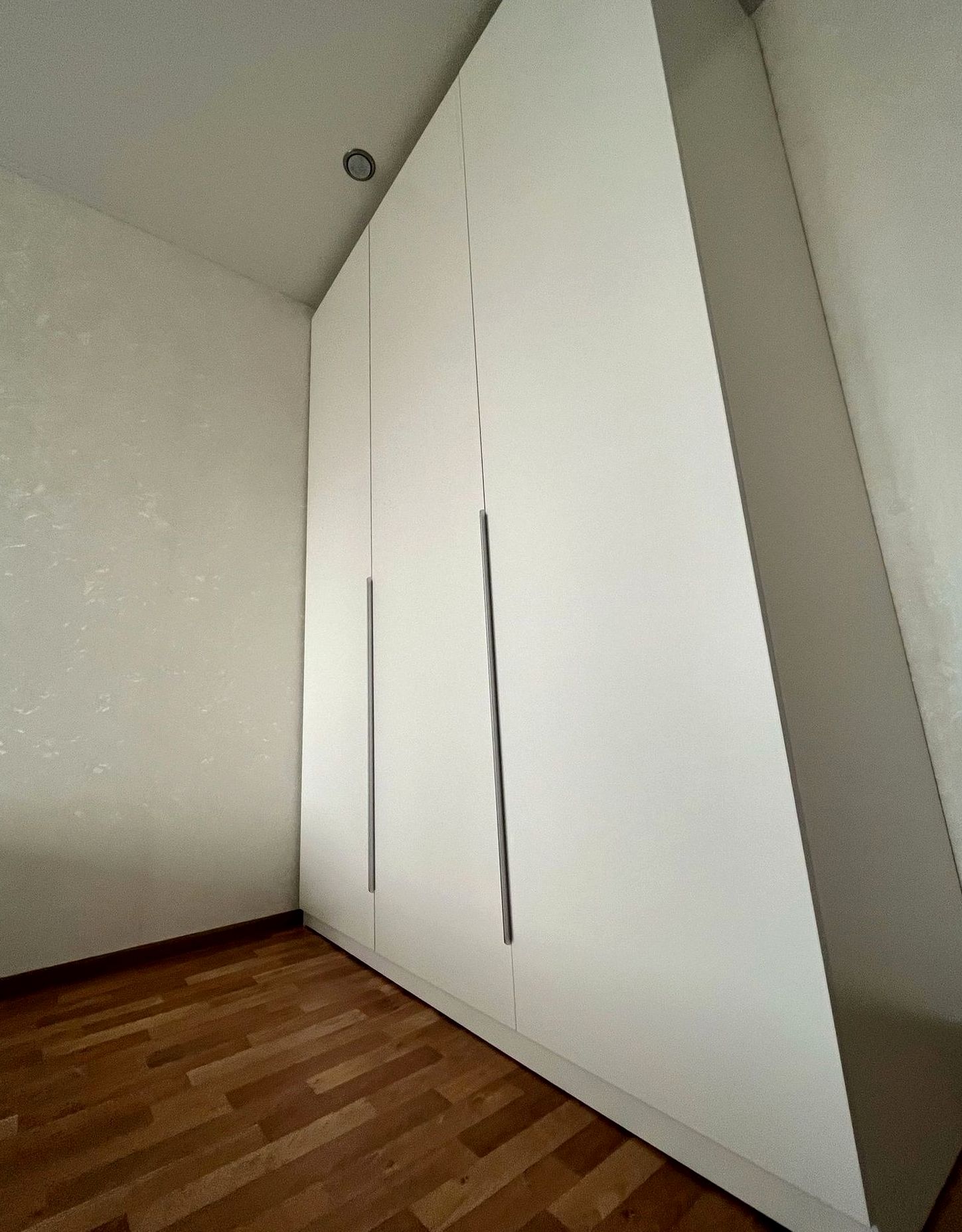 Шкаф под заказ №0516 — шкаф для спальни