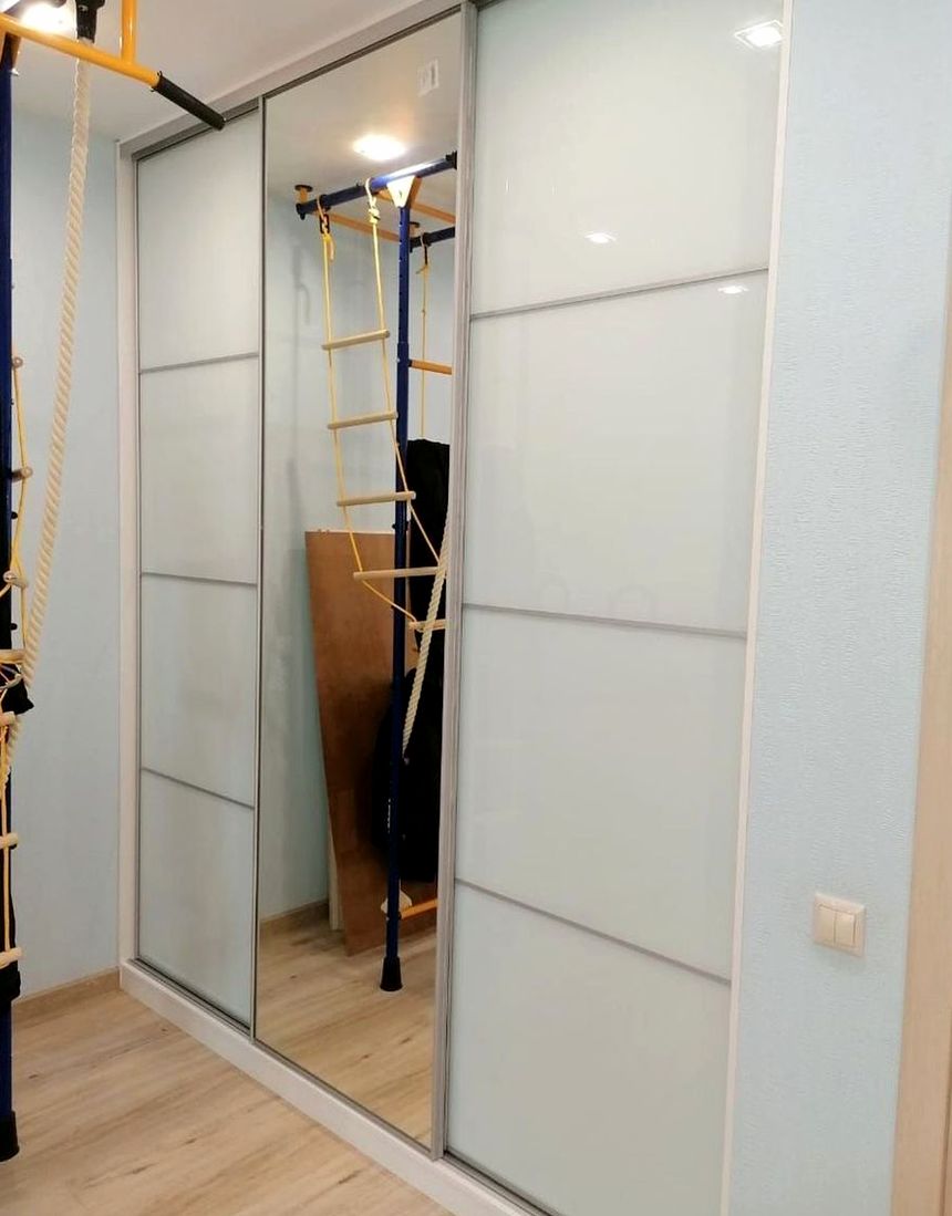 Шкаф под заказ №0533 — шкаф с зеркальными фасадами