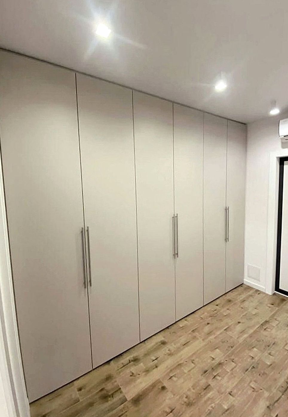 Шкаф под заказ №0534 — шкаф для спальни