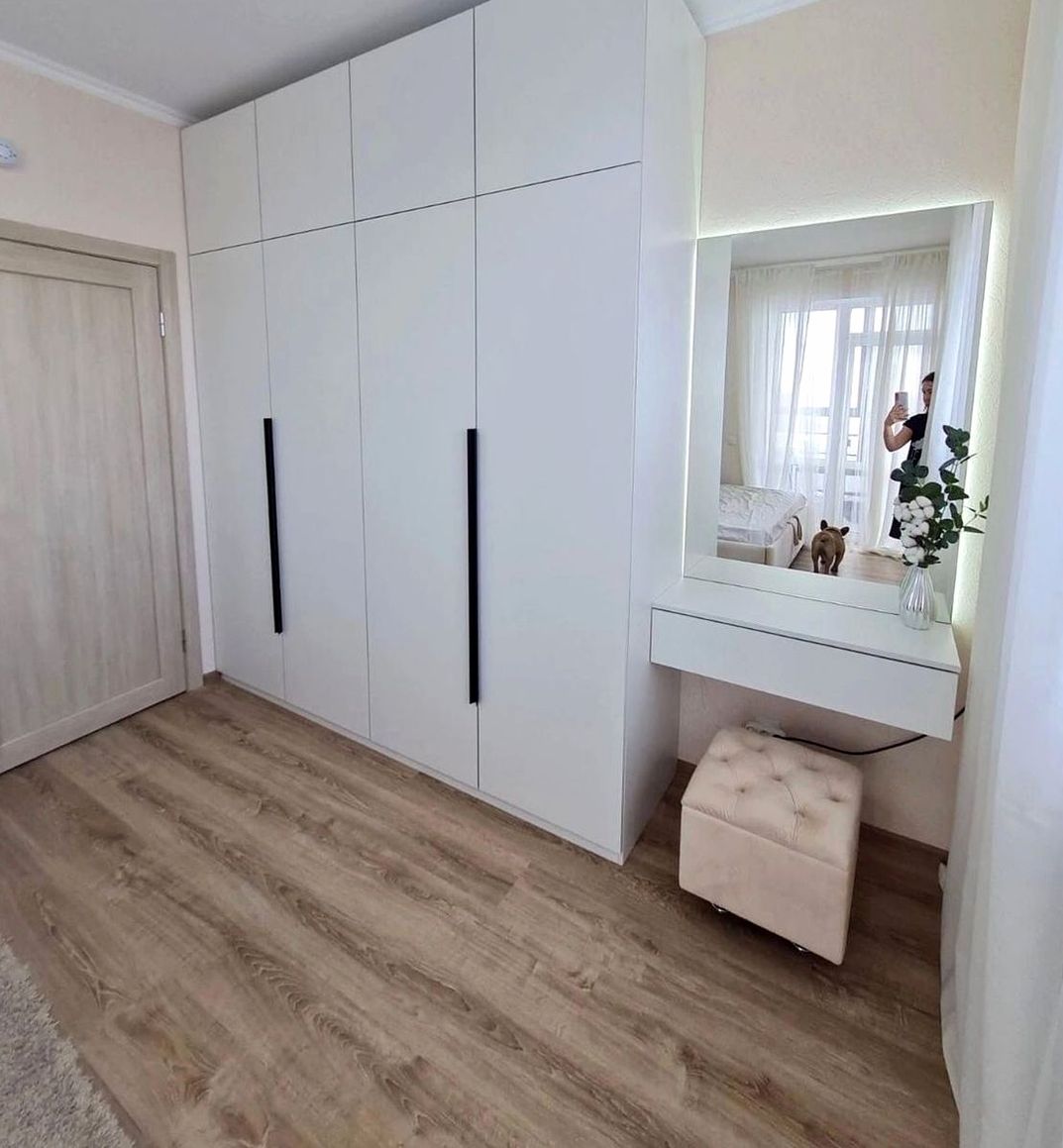 Шкаф под заказ №0541 — встроенный шкаф-купе