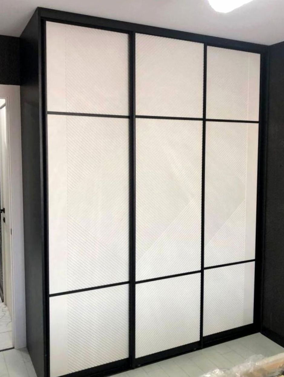 Шкаф под заказ №0544 — гардеробный шкаф до потолка