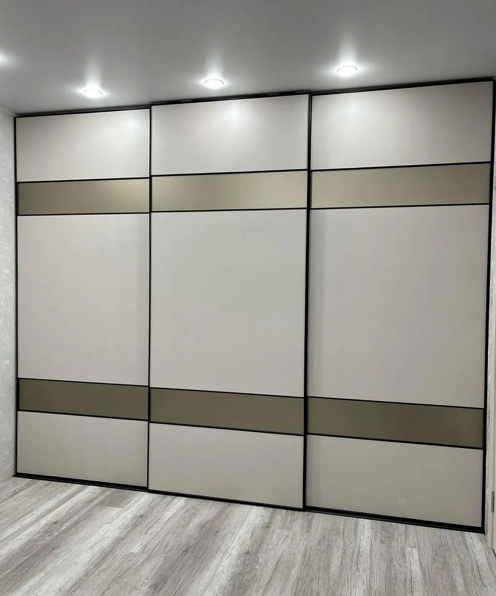 Шкаф Siena Mirror №0560 — распашной шкаф в современном стиле