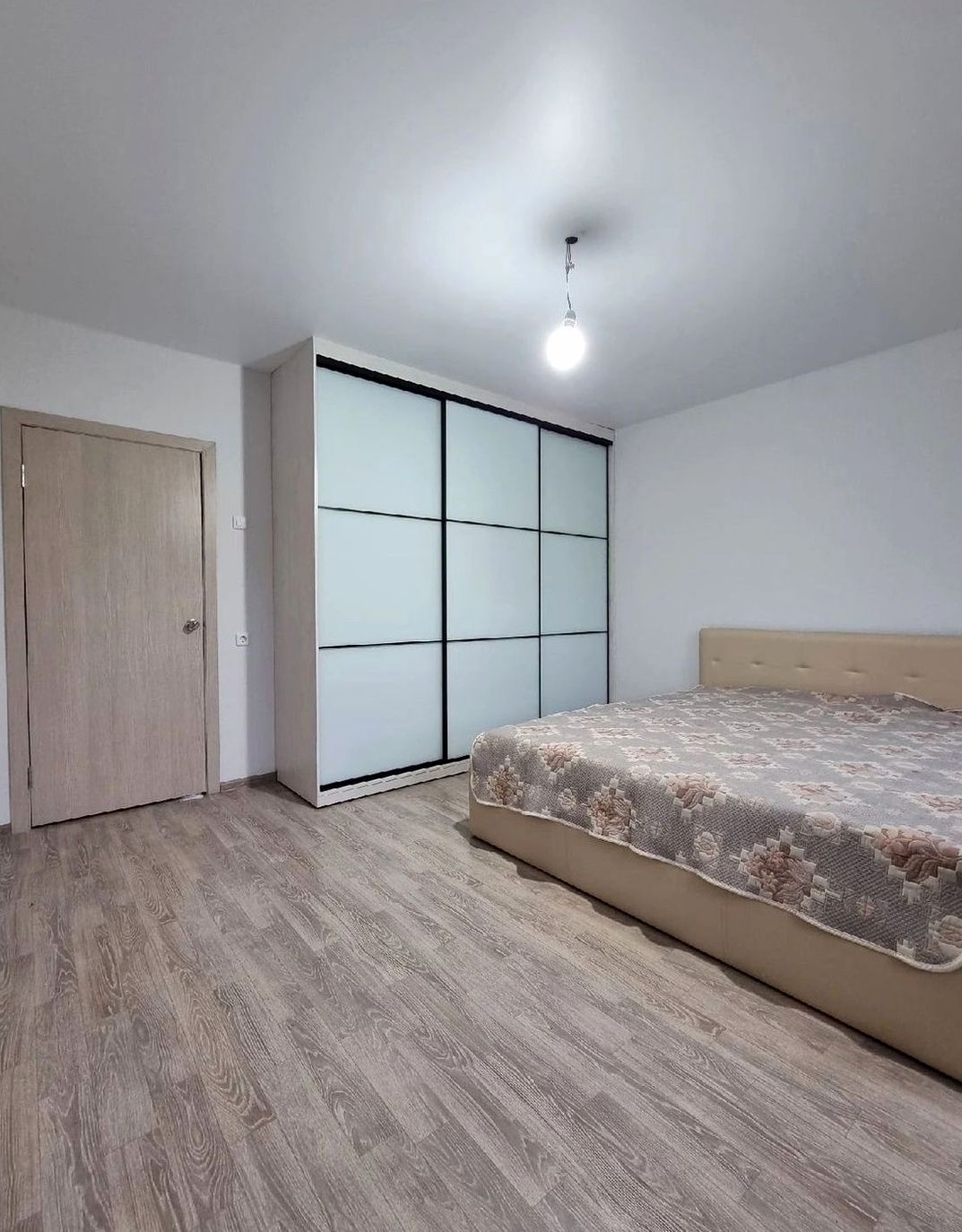 Шкаф под заказ №0565 — встроенный шкаф-купе