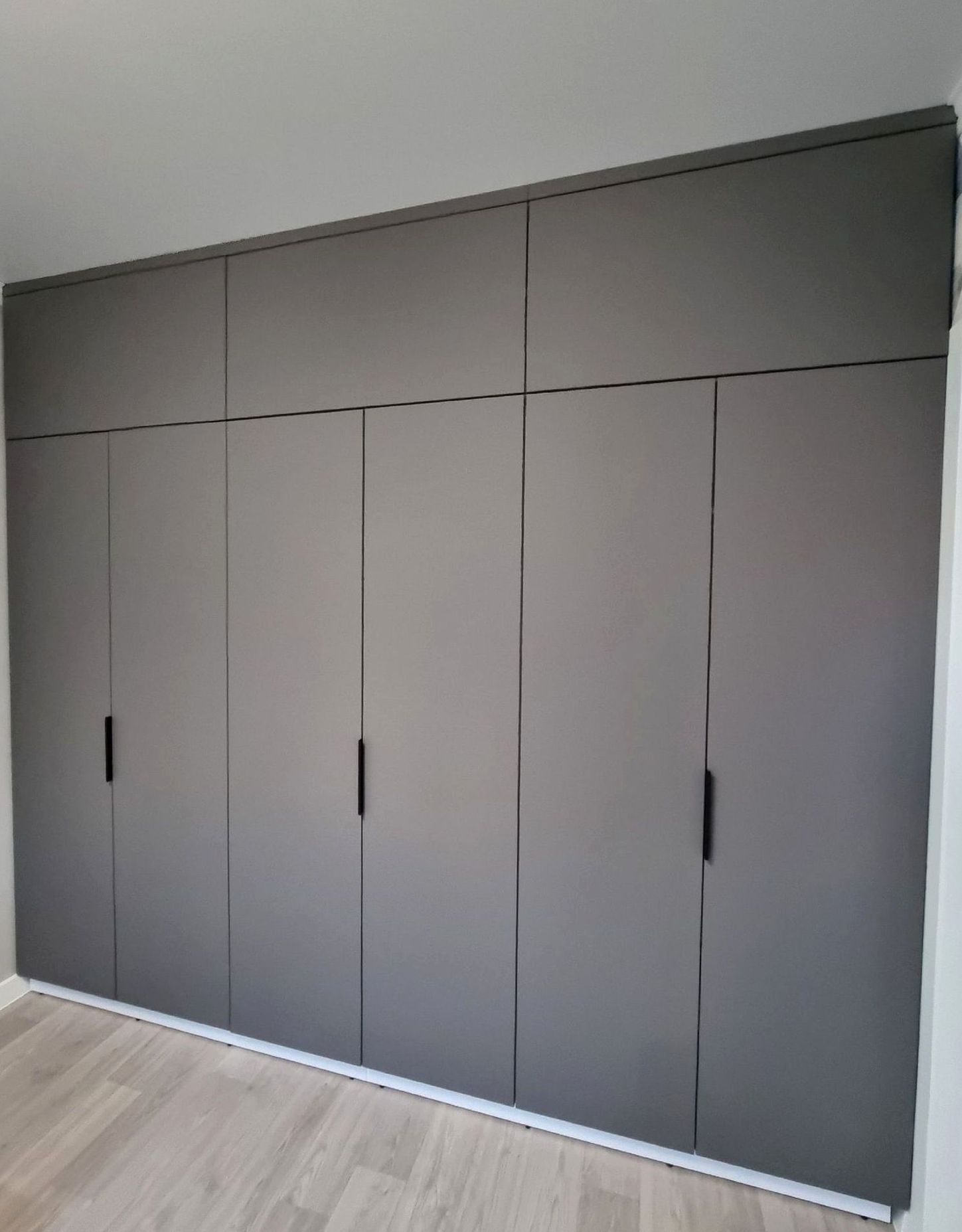 Шкаф под заказ №0571 — встроенный шкаф-купе | HOLZCOM