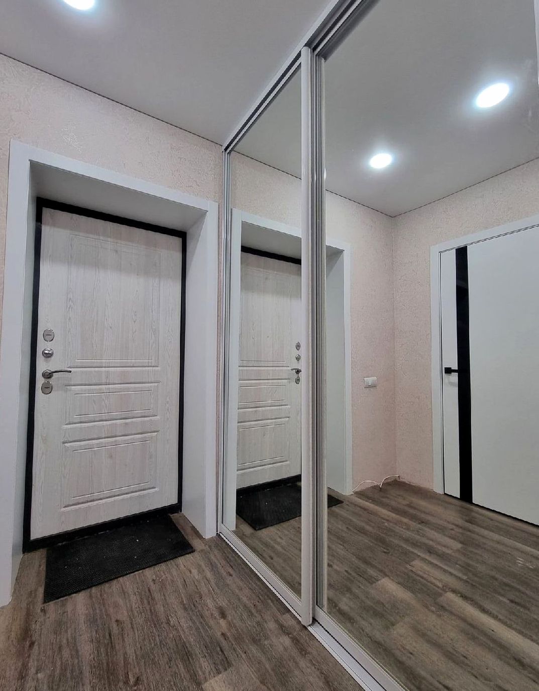 Шкаф под заказ №0583 — встроенный шкаф-купе | HOLZCOM