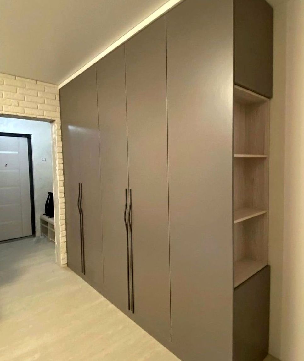 Шкаф под заказ №0607 — встроенный шкаф-купе | HOLZCOM