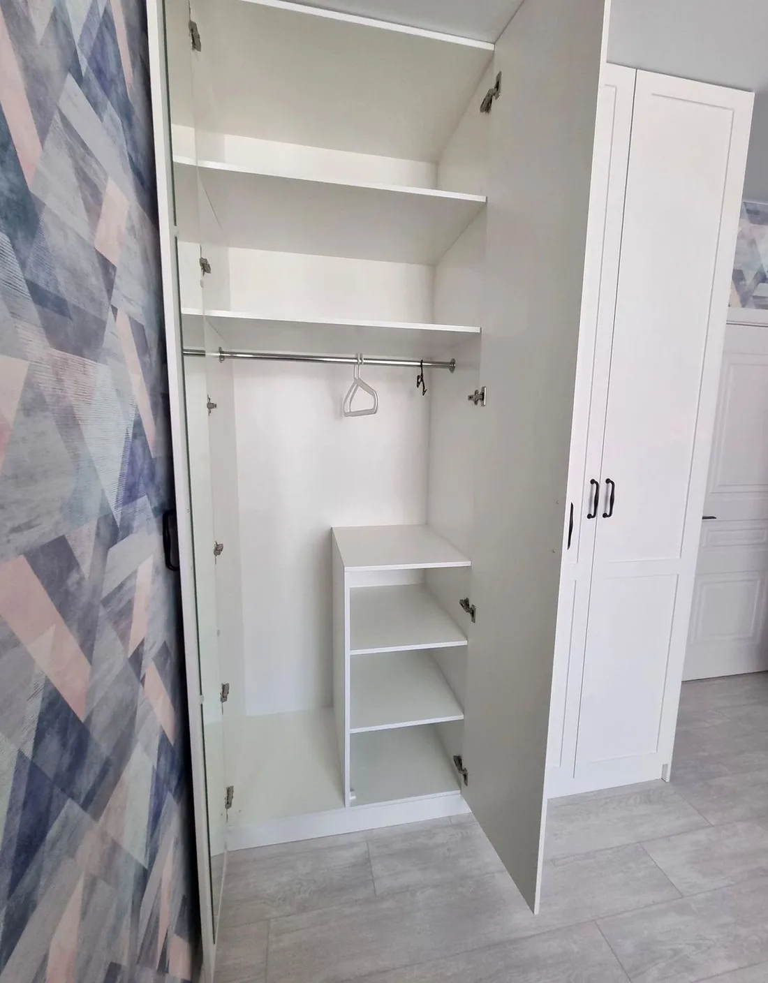 Шкаф Arno Compact №0670 — гардеробный шкаф до потолка