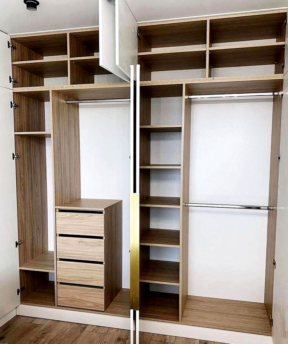 Шкаф под заказ №0812 — распашной шкаф в современном стиле | HOLZCOM