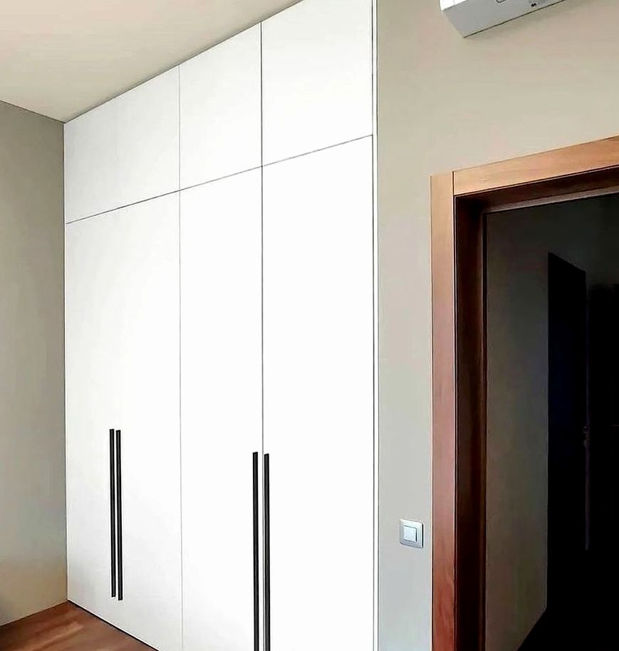 Шкаф под заказ №0848 — распашной шкаф в современном стиле | HOLZCOM