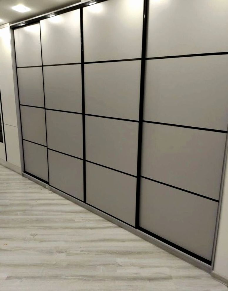 Шкаф под заказ №0880 — гардеробный шкаф до потолка | HOLZCOM