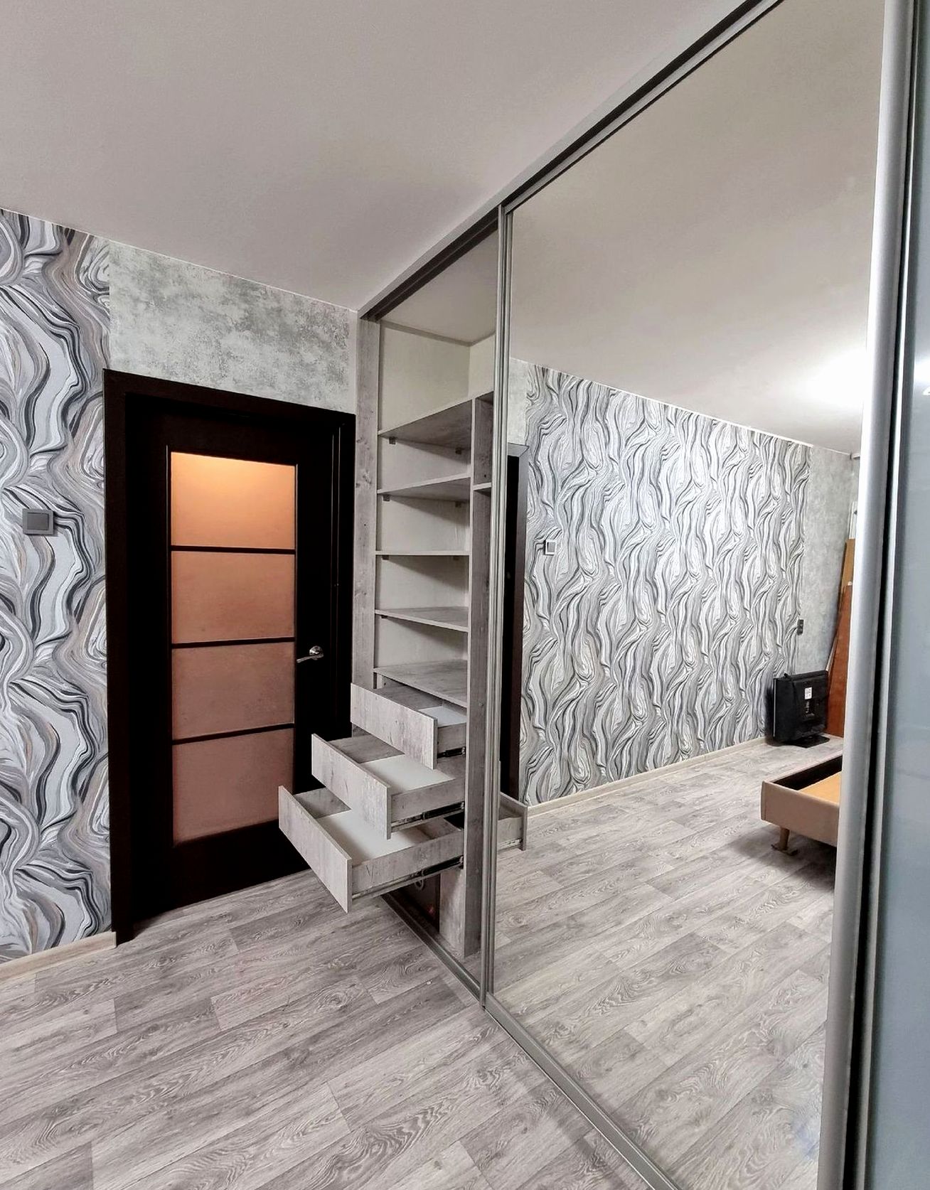 Шкаф под заказ №0920 — распашной шкаф в современном стиле | HOLZCOM