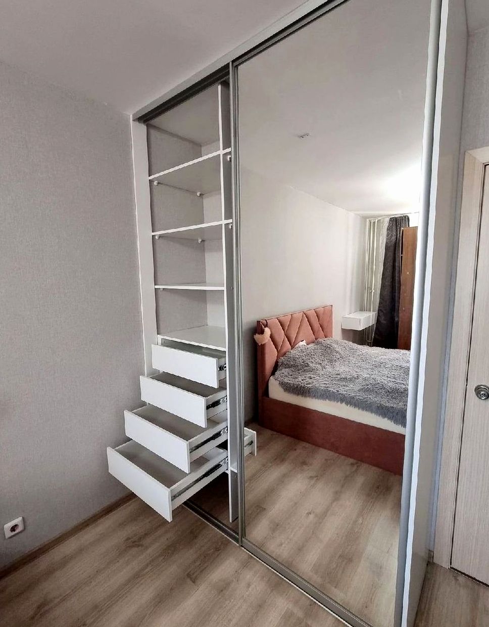 Шкаф под заказ №0949 — встроенный шкаф-купе | HOLZCOM